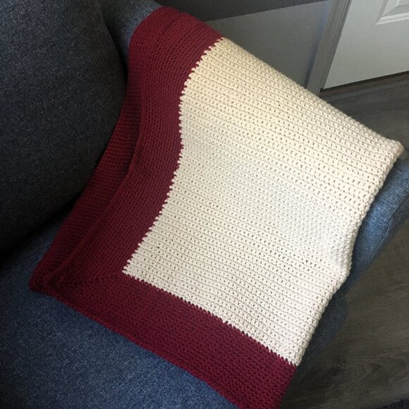 Hand Crocheted Two Tone Garnet Red Cream Border Lap Blanket Throw - Picture 4 of 13